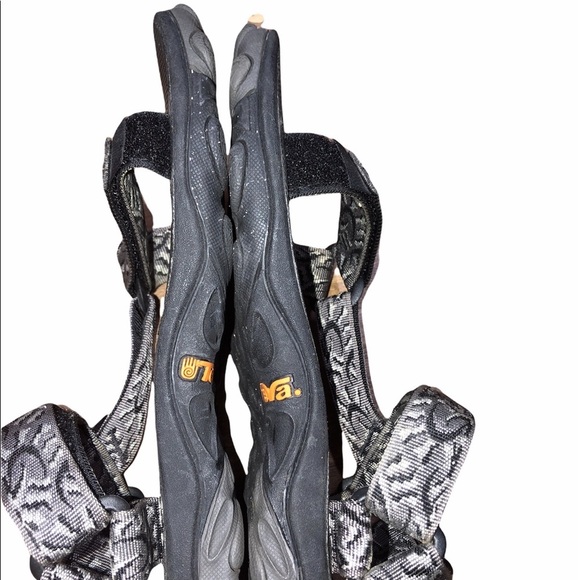 Teva size 8 men’s black hiking sandals - Picture 3 of 8